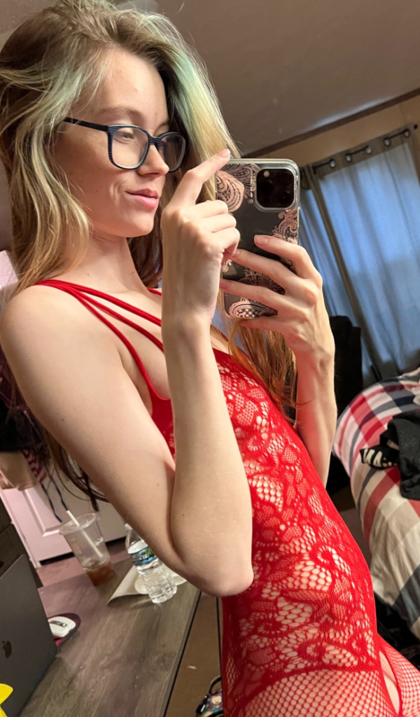 Becca (@michigancutie) Foto della modella onlyfans che indossa lingerie